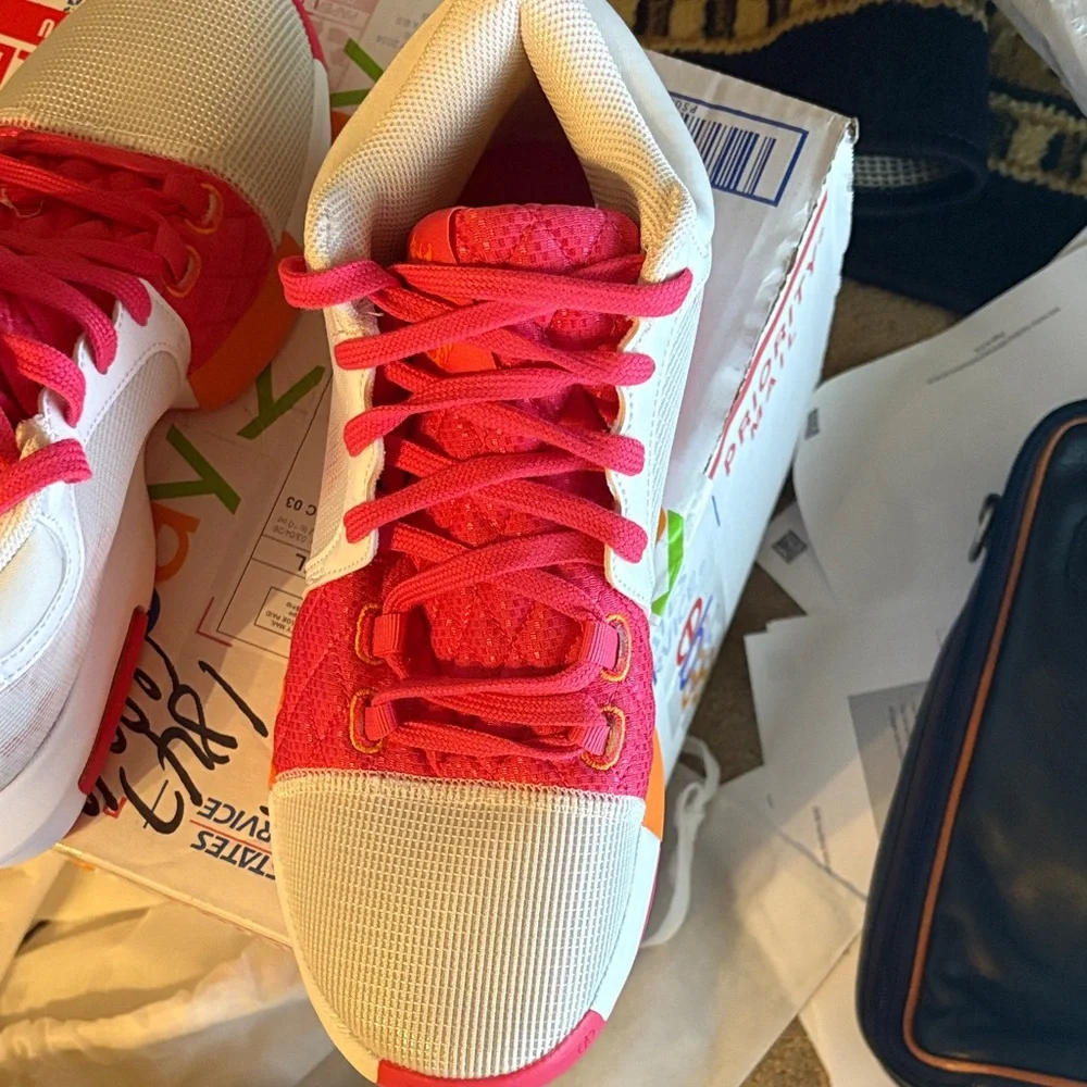 Men’s 8.5 Nike lebrons Witness‎ 8